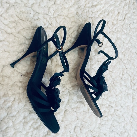 Miu Miu Black Floral Strappy Sandals - Picture 3 of 16